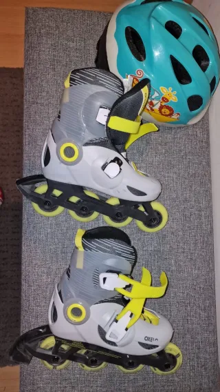 Patines y casco infantil talla flexible de 28 a 30