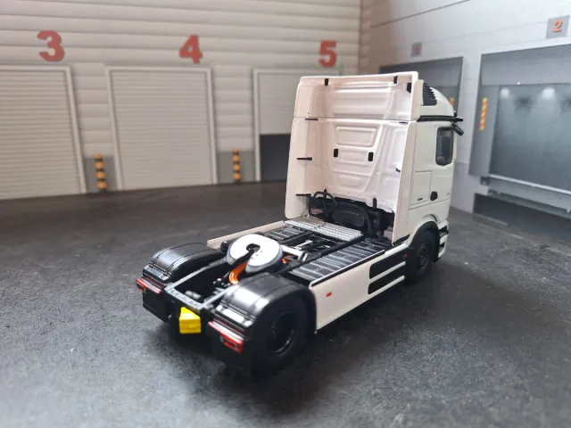 Camión Mercedes Actros E 1:43