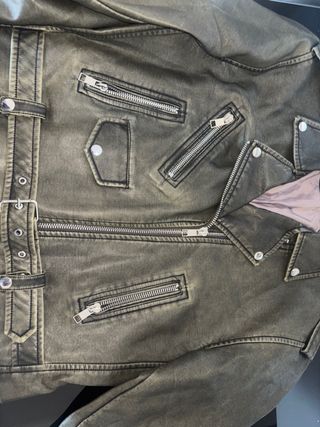 Chaqueta de cuero gris