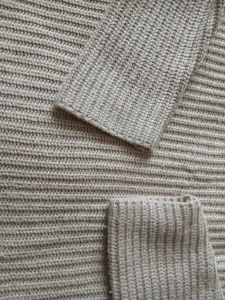 Jersey de punto holgado con lazadas