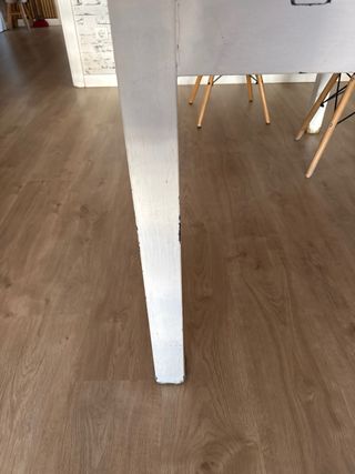 Mesa de comedor de madera