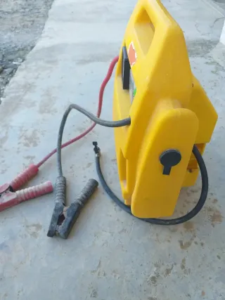 Arrancador y compresor 12V (NO SE SI FUNCIONA )