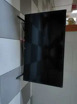 TV Akai Nera