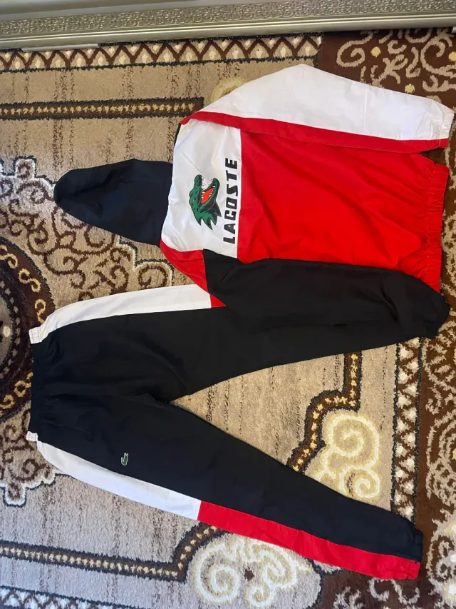 Chándal Lacoste Negro, Rojo y Blanco