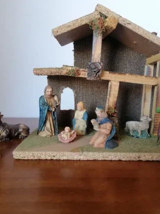 Pesebre Belén con Establo y Figuras.