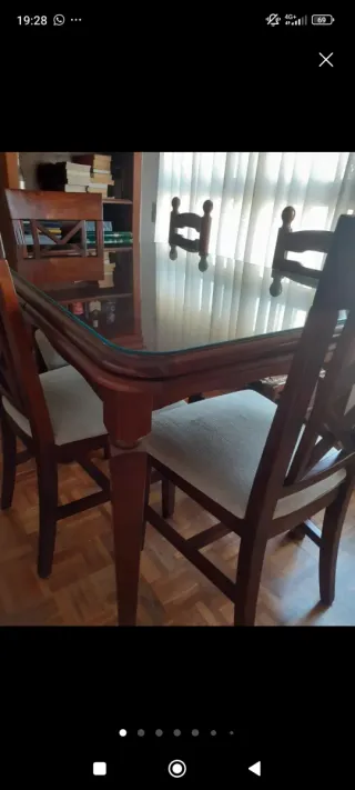 Tavolo da pranzo in legno massello, estensibile. Sconto