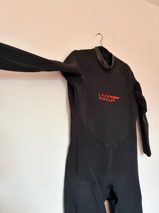 Traje de neopreno APTONIA