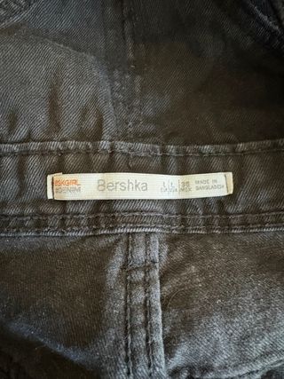 Peto corto vaquero Bershka negro