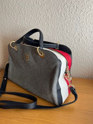 Bolso Tommy Hilfiger Gris