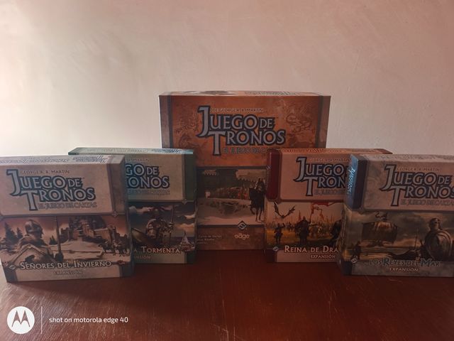 Juego de Tronos LCG + 4 expansiones (sin usar)