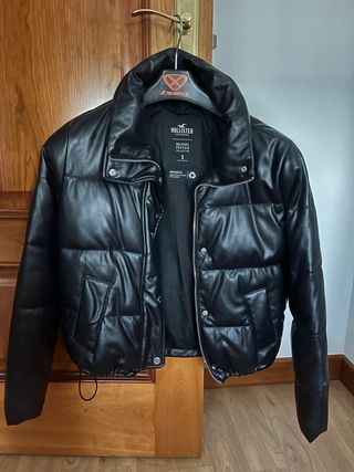 Abrigo Hollister Negro Talla S