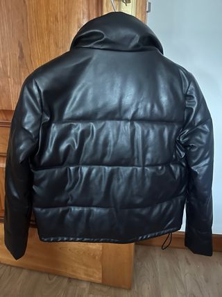 Abrigo Hollister Negro Talla S