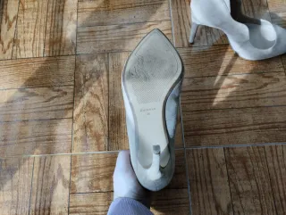 Stilettos ante beige Bershka