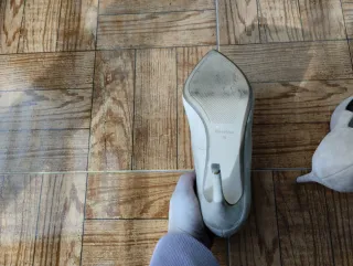 Stilettos ante beige Bershka