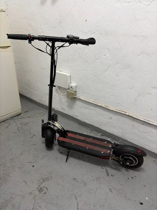 Patinete eléctrico en buen estado