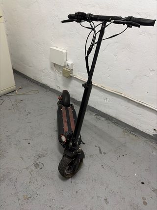 Patinete eléctrico en buen estado