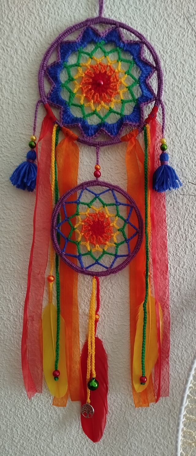 Atrapasueños mediano "bandera arcoíris" 16 x 58 cm