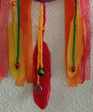 Atrapasueños mediano "bandera arcoíris" 16 x 58 cm