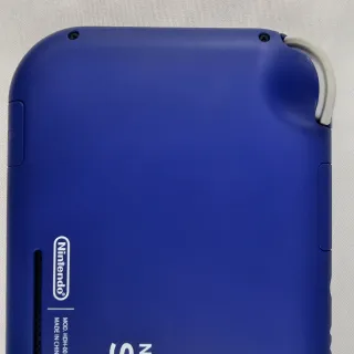 Nintendo Switch Lite Blu + Custodia Pikachu