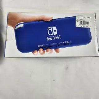 Nintendo Switch Lite Blu + Custodia Pikachu