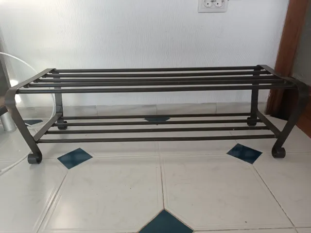 Zapatero metálico exterior e interior