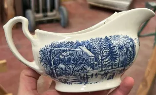 Salsera Antigua Invierno Churrchill England