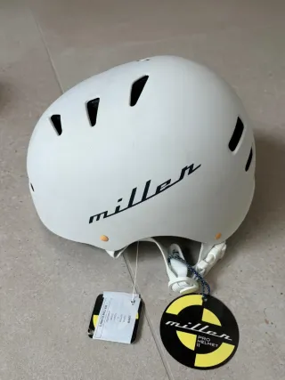 Monopatín Girl, Casco Miller y Rodilleras