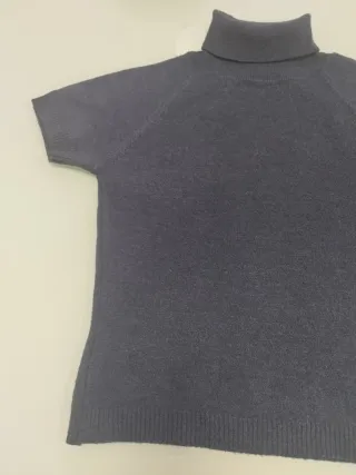 Jersey cuello alto manga corta azul