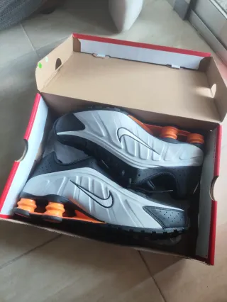 Nike Shox R4 Gris Naranja