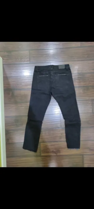 Pantalón vaquero negro