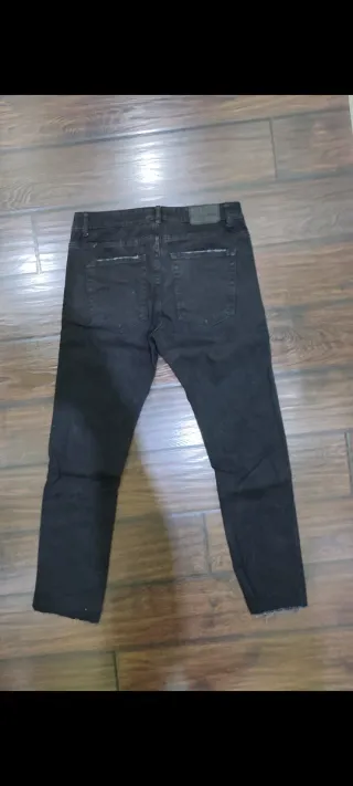 Pantalón vaquero negro