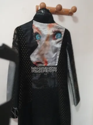 Abrigo Desigual Negro y Gris