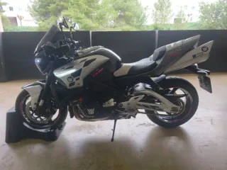 Suzuki B-King 1340cc año 2011 NO MAREANTES