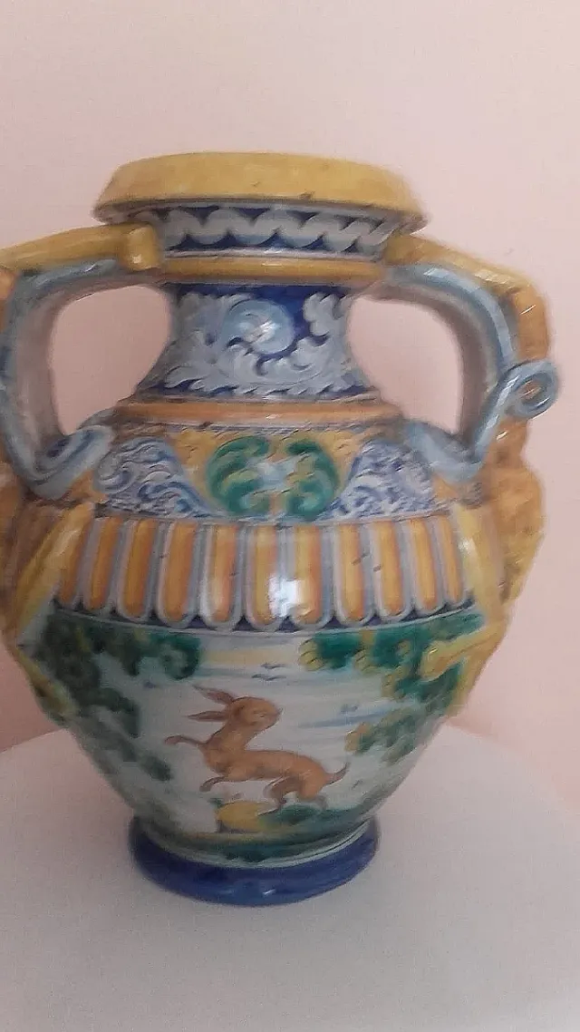 Ánfora de cerámica de Talavera de la Reina