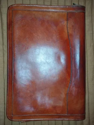 Carpeta de cuero genuino marrón