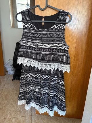 Vestido corto estampado blanco y negro