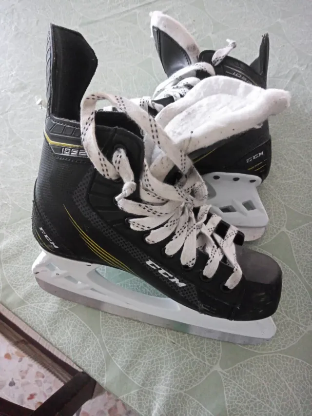 Patines CCM Hockey37