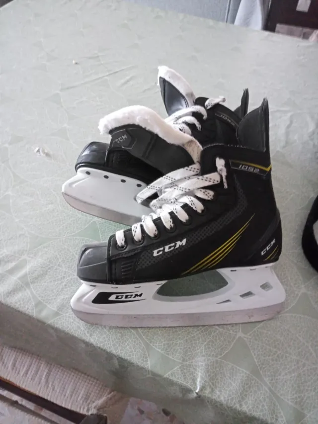 Patines CCM Hockey37