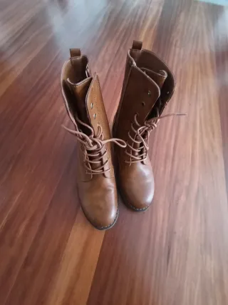 Botas marrones talla 38