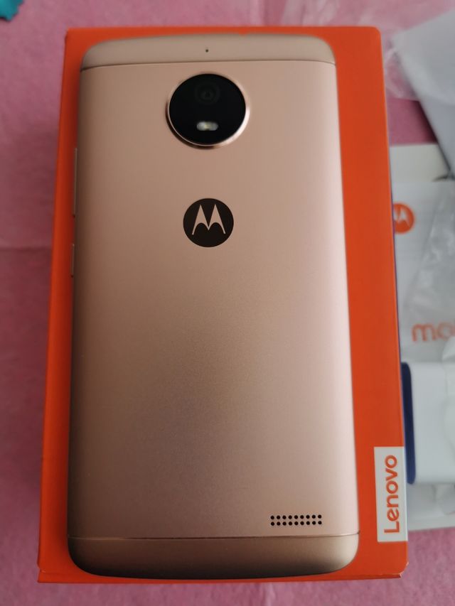 Motorola E4