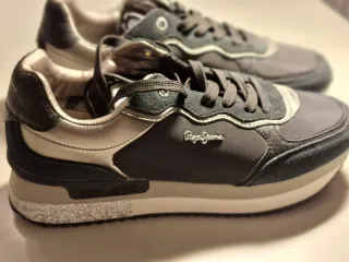 Zapatillas Pepe Jeans Mujer Negro/Dorado. Número 4