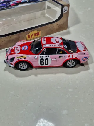 Coche alpine A110 escala 1:18