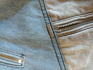 Chaqueta vaquera Diesel con capucha