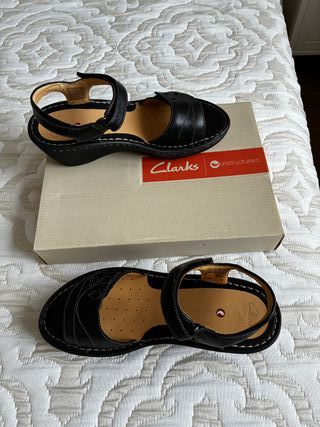 Sandalias Clarks Un Dory T.39 Piel Negras
