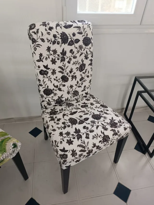Sillas de comedor con estampado floral