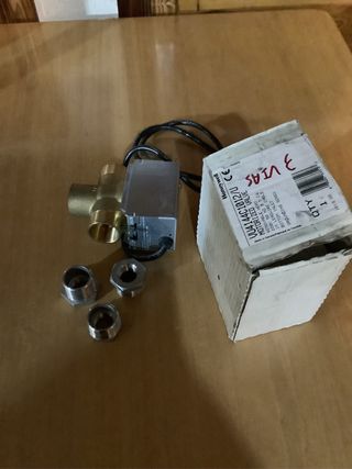 Electroválvula 3 vías 1” latón + 4 válvulas 3/4”