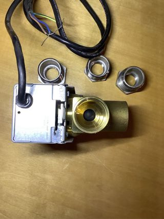 Electroválvula 3 vías 1” latón + 4 válvulas 3/4”