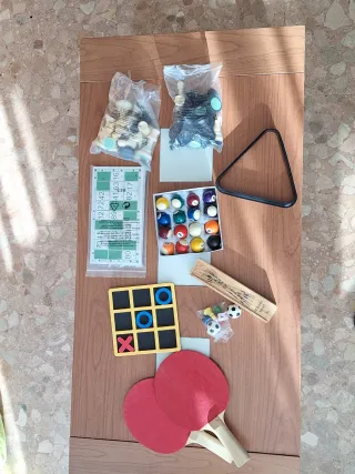 Mesa multijuegos con accesorios