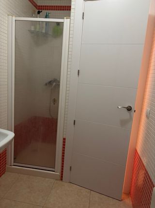 Se ofrece habitación en piso compartido en Badajoz