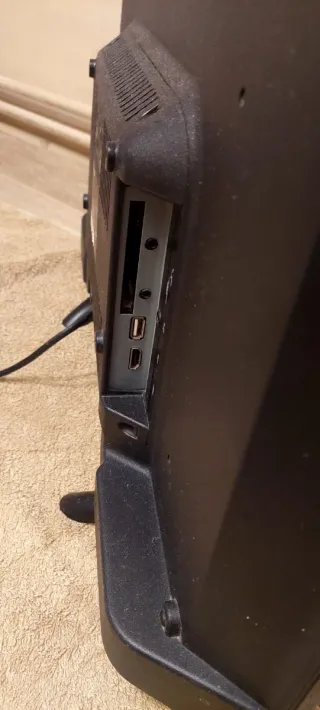 Televisión Engel 24 LED con control